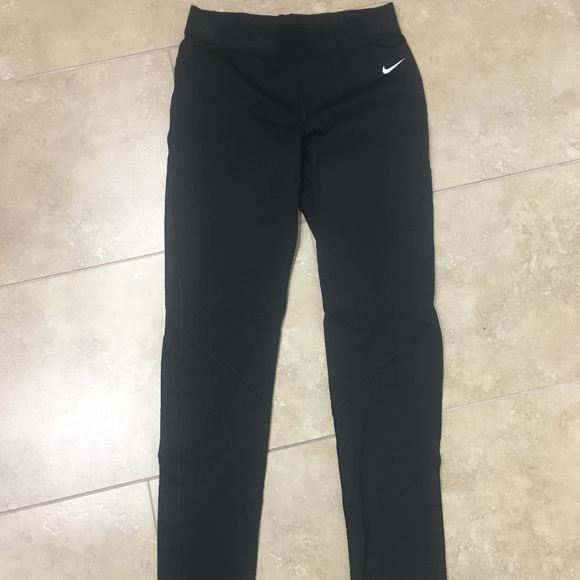 Nike Other - Girls Nike XL Fitted Leggings